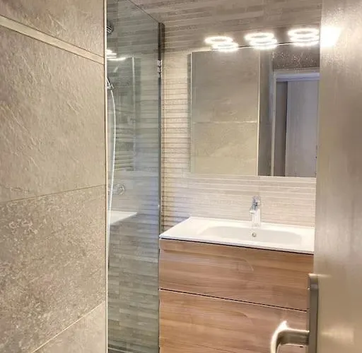 Le 102. 3 Chambres. Terrasse. Parking. Wifi *