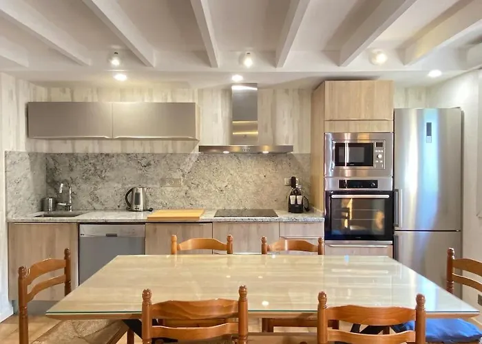 아파트 Le 102. 3 Chambres. Terrasse. Parking. Wifi *